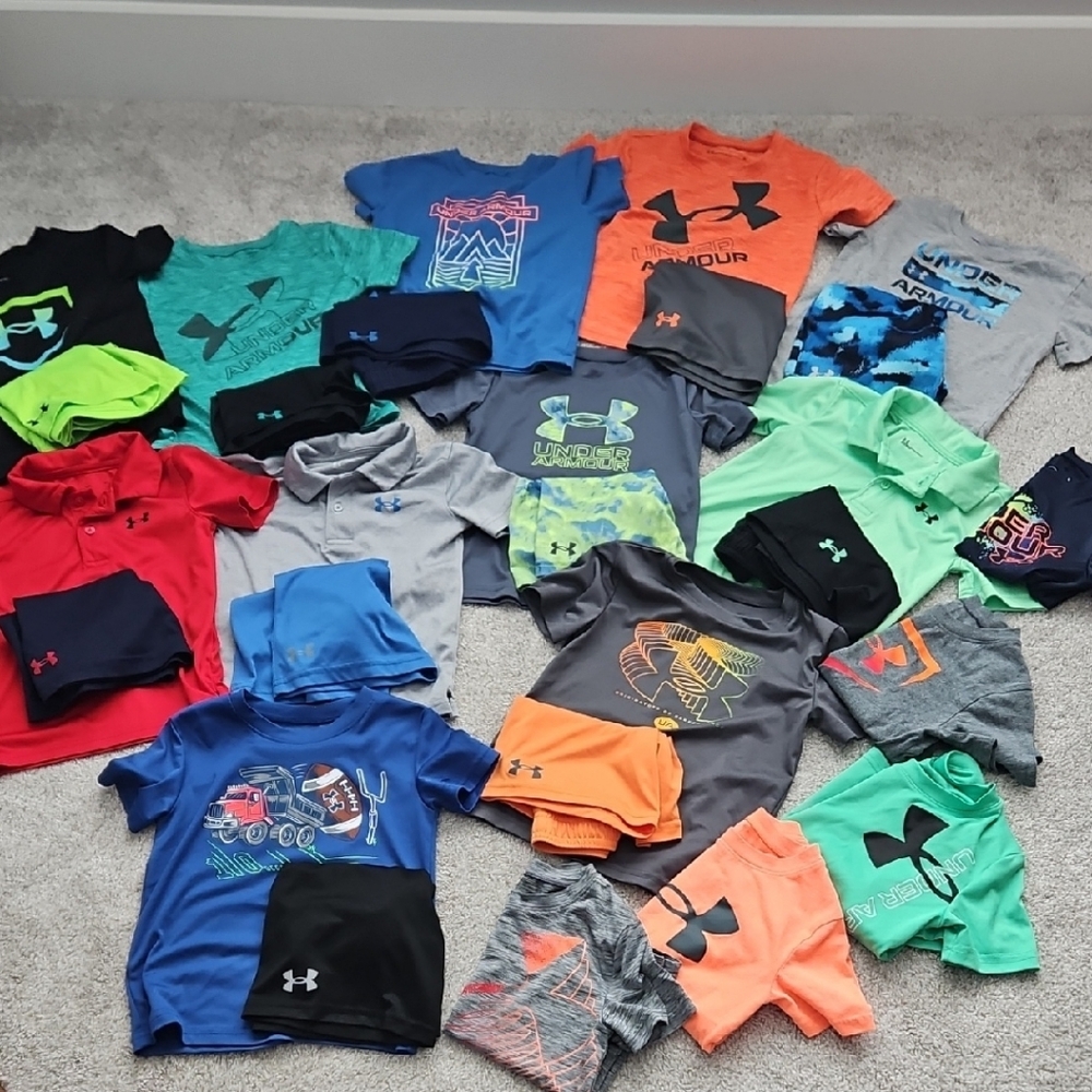 11 Under Armour Sets + 5 T-shirts